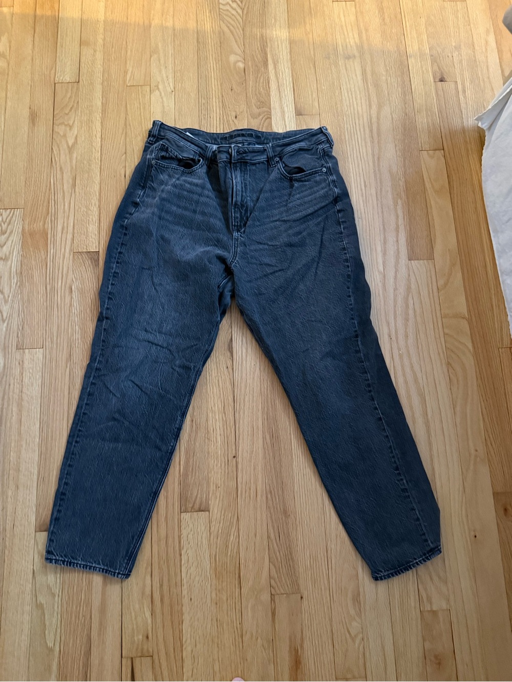 American Eagle Outfitters Women's Straight Leg Black Denim Jeans - Picture 1 of 3